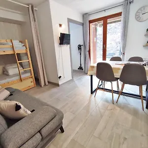 Le Reflet Des Montagnes, Studio, Centre Luchon, 4 Personnes Appartement Bagnères-de-Luchon